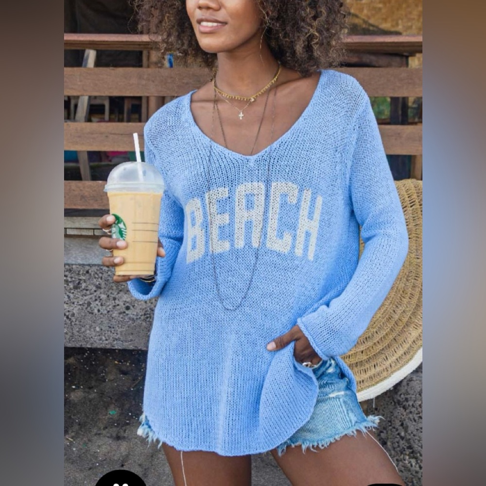Worn once. Wooden ships light weight beach sweater